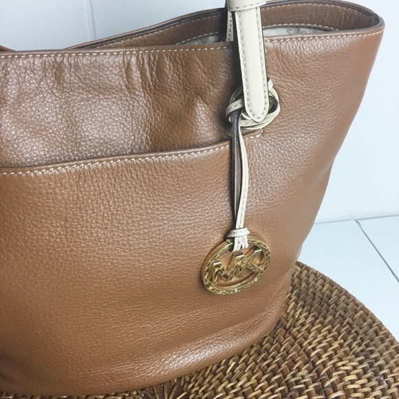 Michael Kors Light Brown Leather Shoulder Bag Purse - Picture 3 of 6